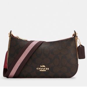 Coach Jes Baguette In Blocked Signature Canvas